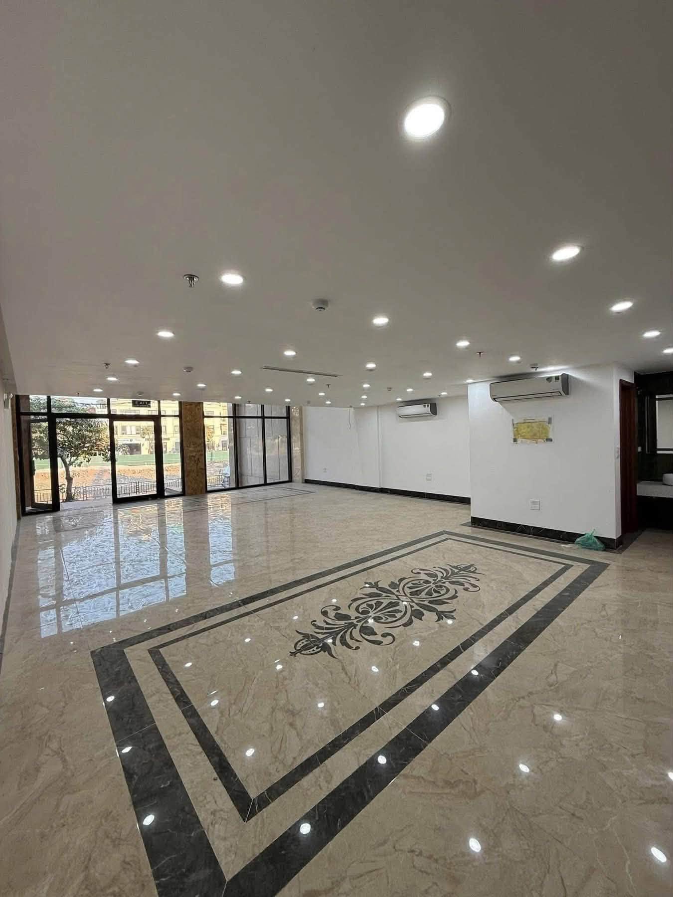 TÒA VĂN PHÒNG LÔ GÓC MẶT PHỐ TRỊNH ĐÌNH CỬU&nbsp; XÂY MỚI 9 TẦNG